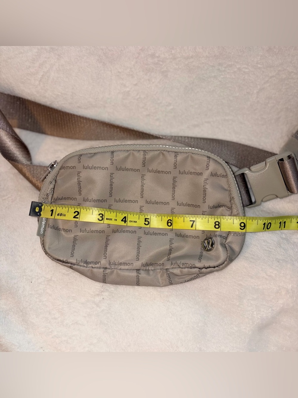 LULULEMON Everywhere Belt Bag Woodwork Grid - Picture 8 of 9